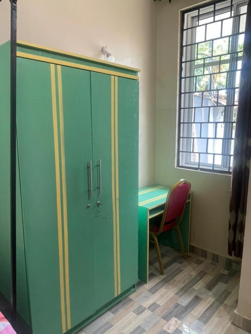 Bed and Breakfast L&J Modern Backpackers Kinondoni Dar es Salaam Pokoj fotografie
